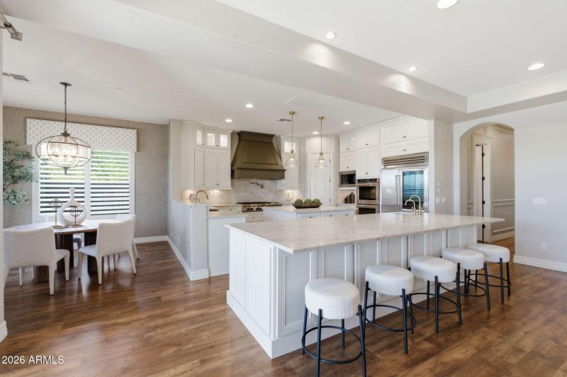 Kitchen & Breakfast Nook