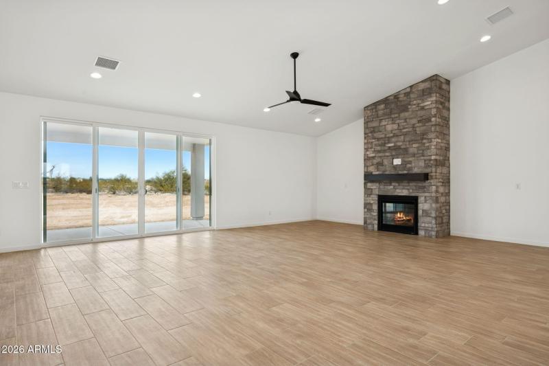 8-web-or-mls-20136-w-hazelwood-st