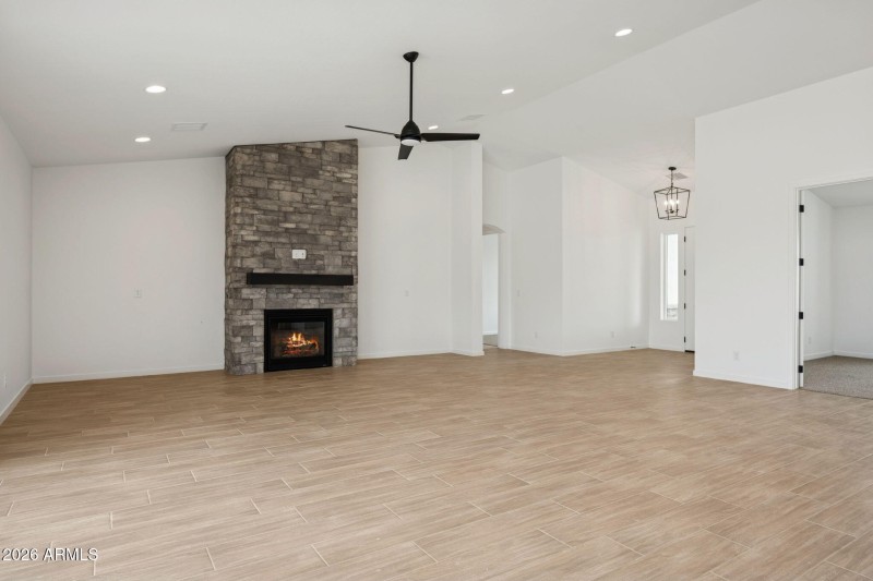 10-web-or-mls-20136-w-hazelwood-st