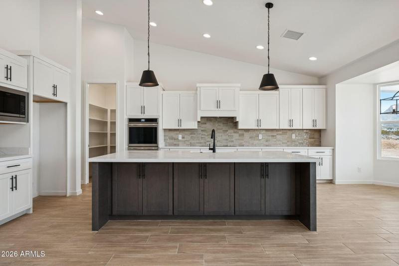 13-web-or-mls-20136-w-hazelwood-st