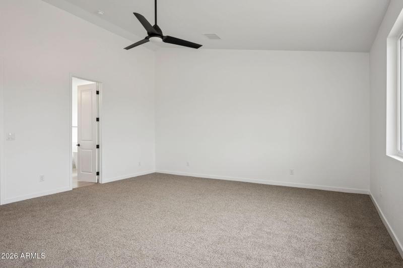 21-web-or-mls-20136-w-hazelwood-st