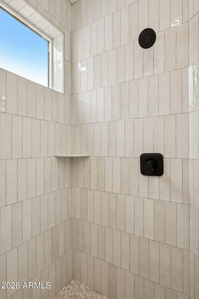 26-web-or-mls-20136-w-hazelwood-st