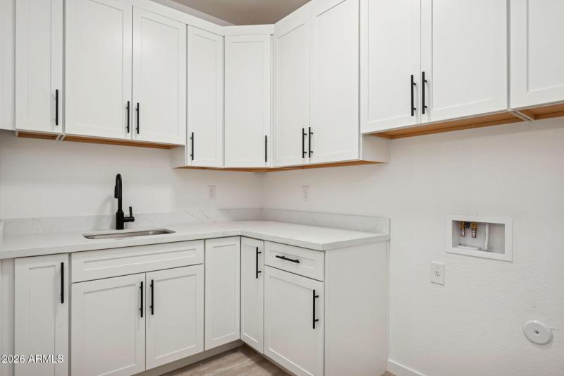 44-web-or-mls-20136-w-hazelwood-st