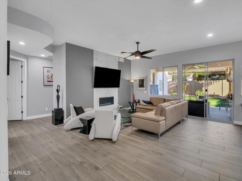 06-7246 E Lupine Ave-6