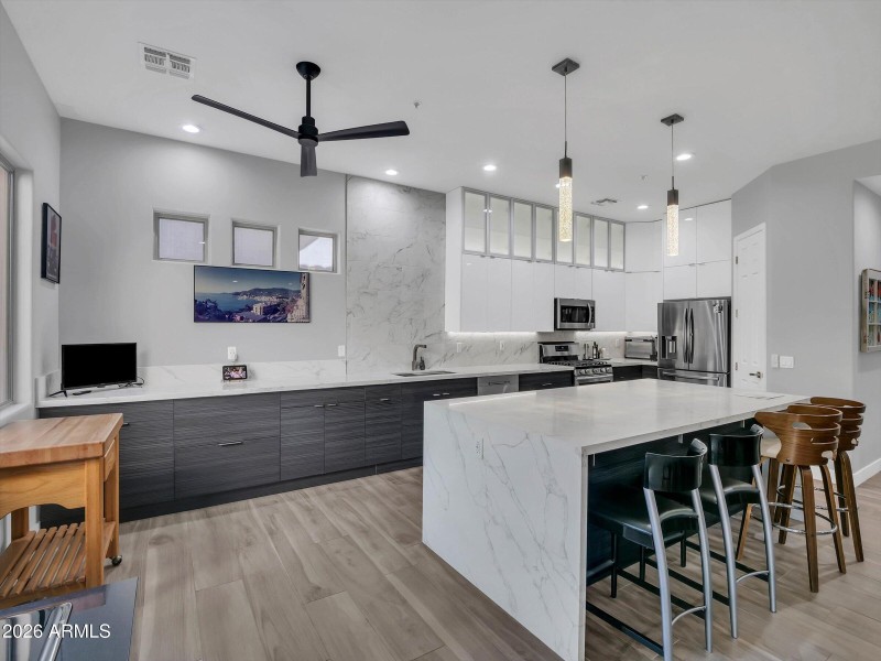 11-7246 E Lupine Ave-11