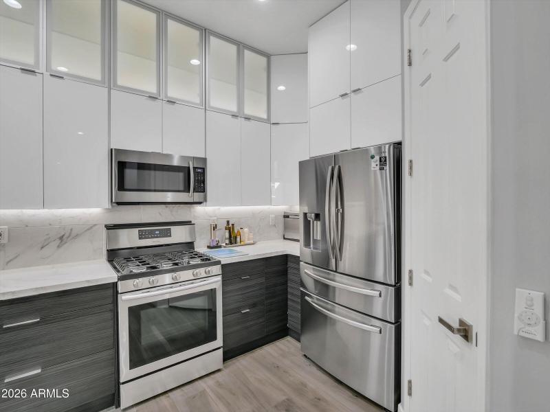 16-7246 E Lupine Ave-16