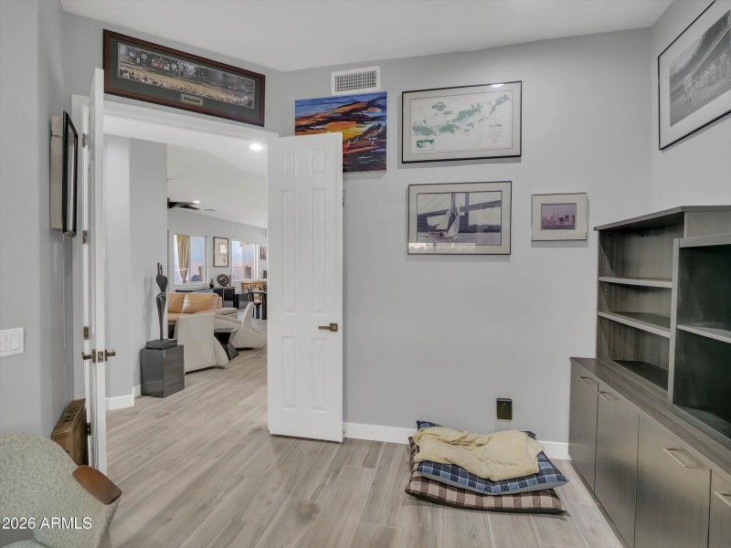 17-7246 E Lupine Ave-17