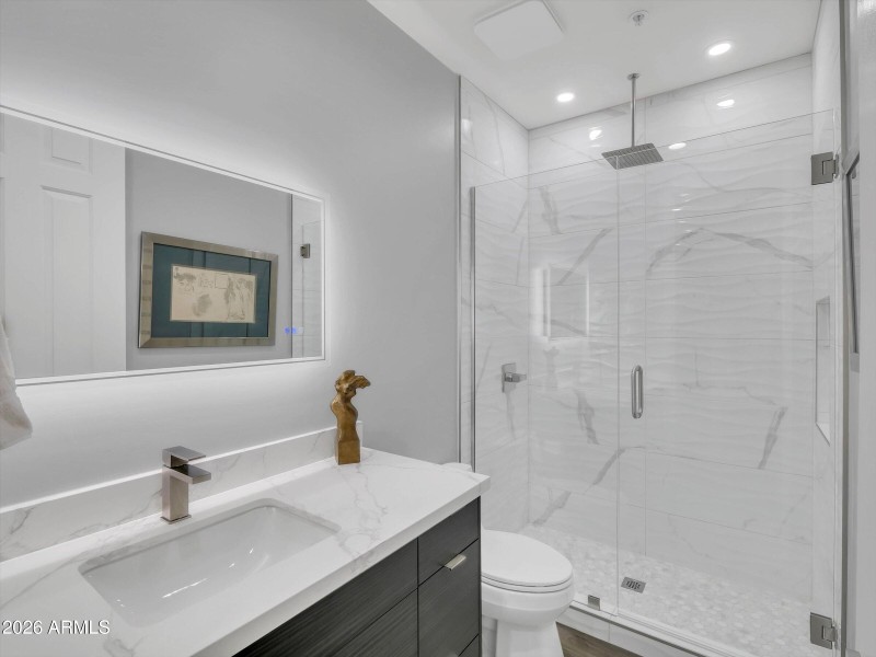 18-7246 E Lupine Ave-18