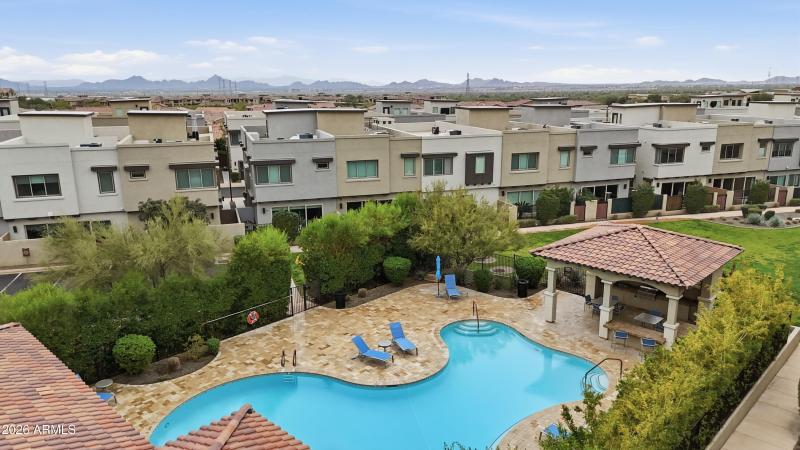 GORGEOUS COMMON AREAS