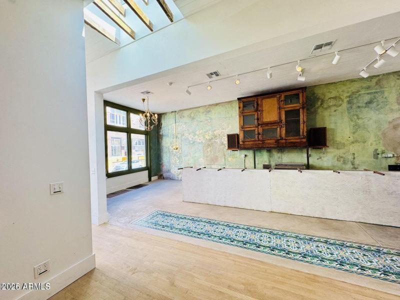 Bar & Dining Atea 72-74 Main