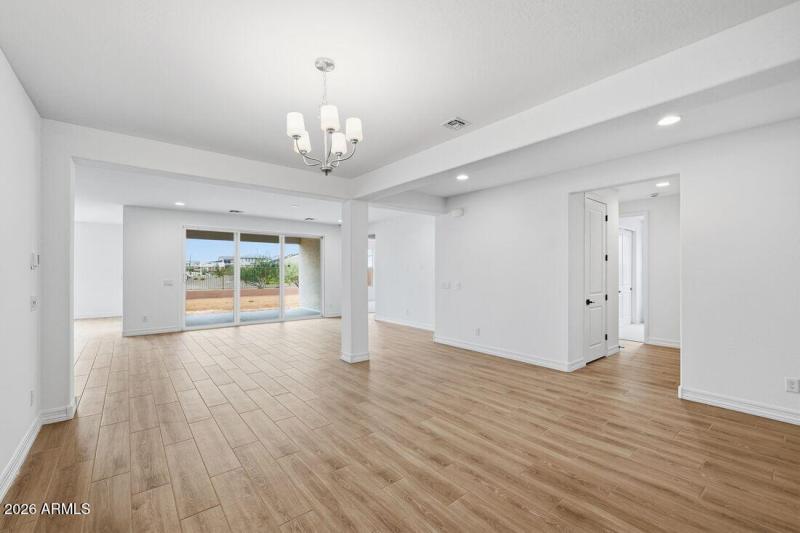 hj-az-phoenix-asante-passage-yellowstone