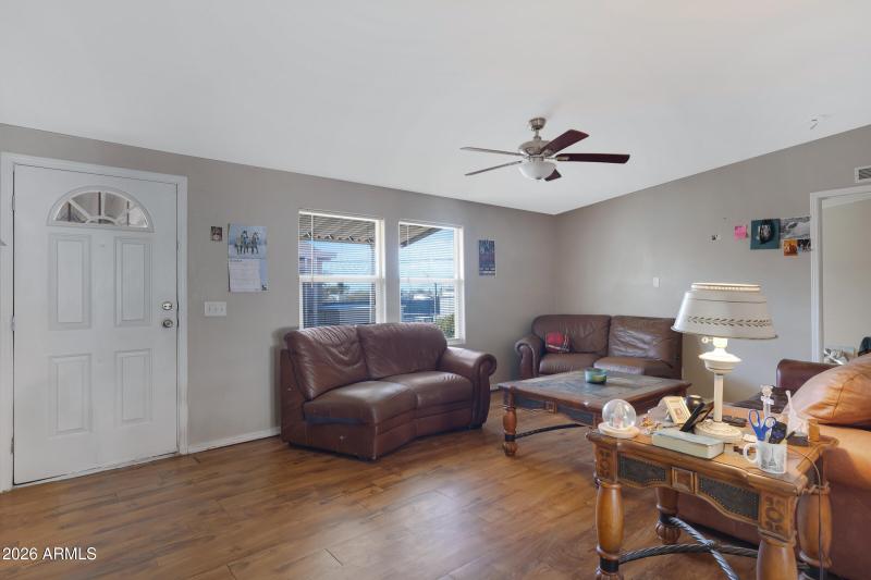 2200 N Delaware Dr-8