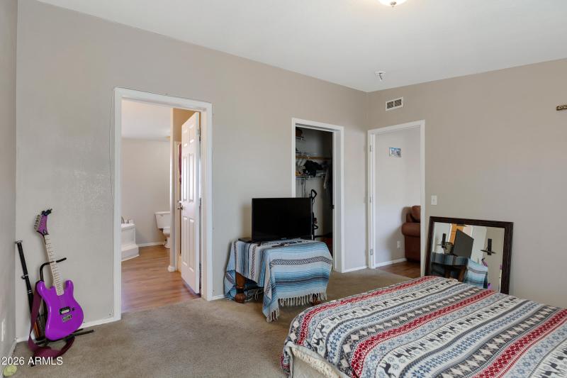 2200 N Delaware Dr-19