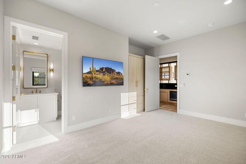 35-web-or-mls-4863-ascent-dr