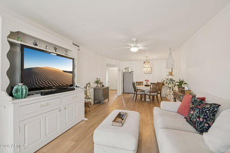 6-web-or-mls-W Harvard Dr-S2402-006