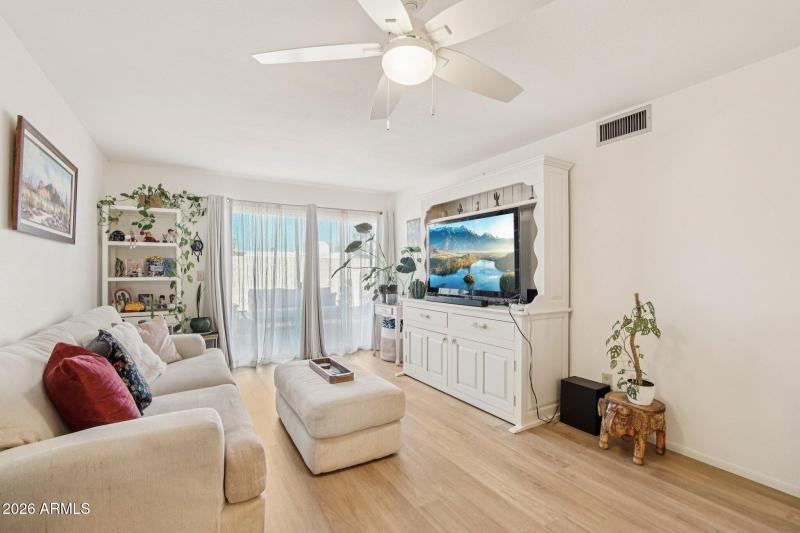 8-web-or-mls-W Harvard Dr-S2402-008