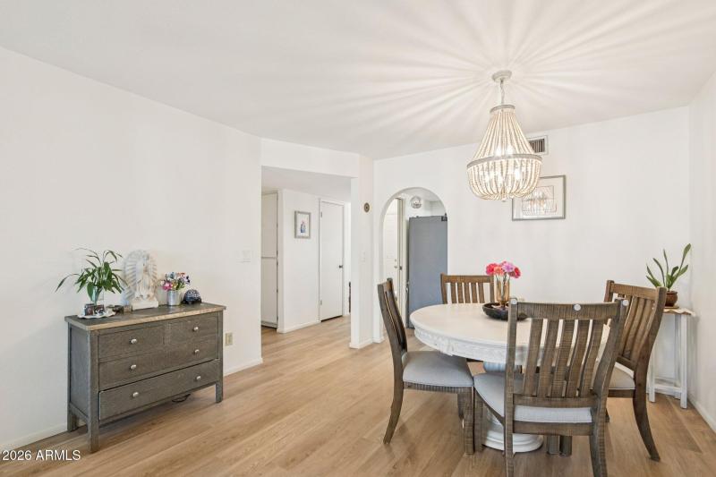 10-web-or-mls-W Harvard Dr-S2402-010