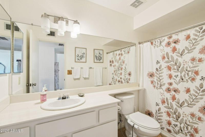 21-web-or-mls-W Harvard Dr-S2402-021