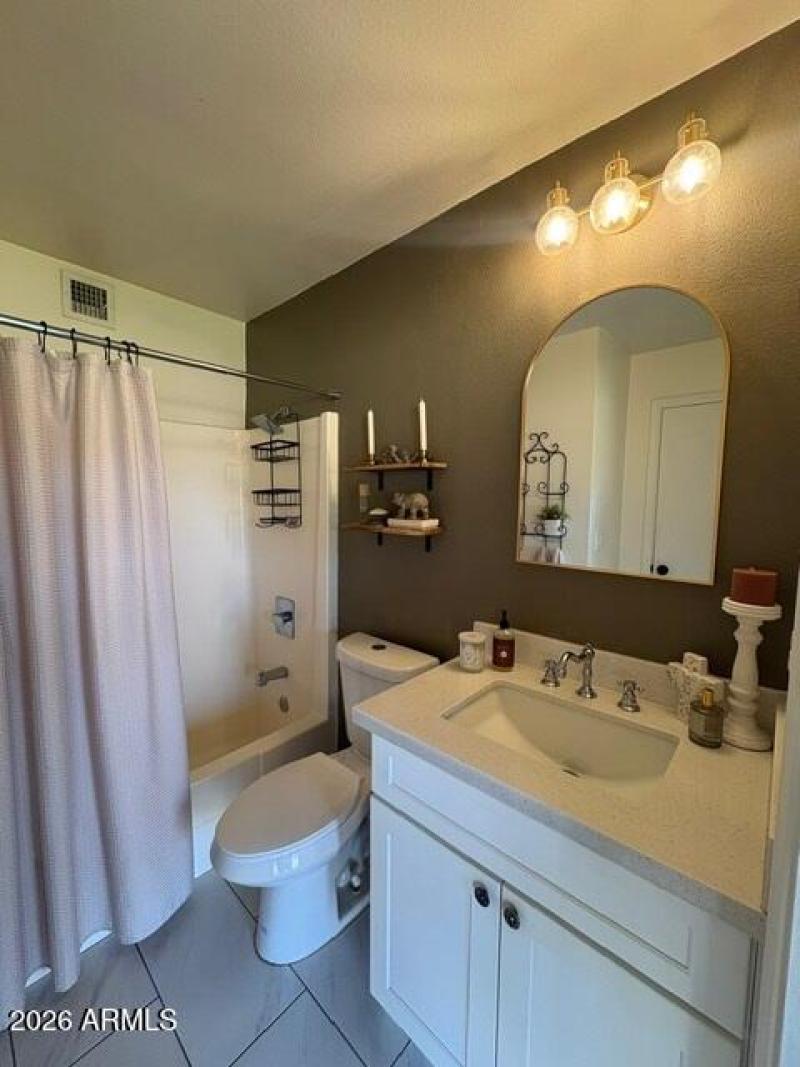 Rancho Bathroom primary 2