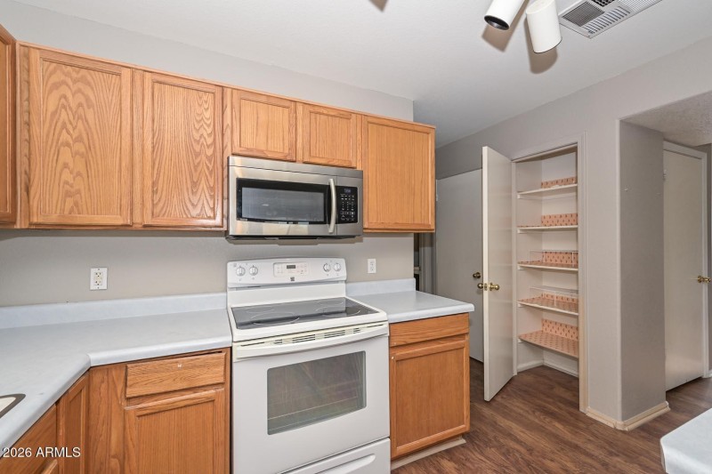 Kitchen-Pantry