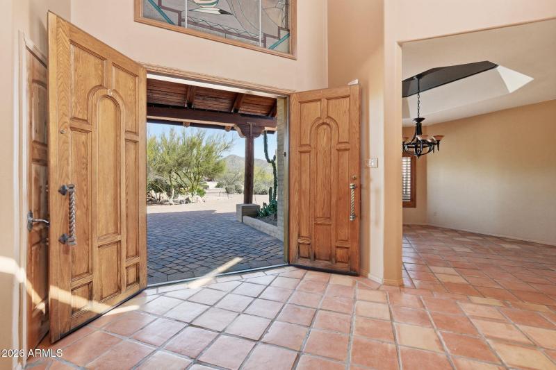 6601 E Willow Springs Ln N