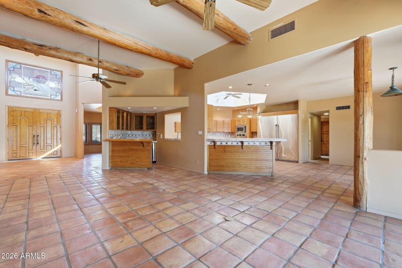 6601 E Willow Springs Ln N