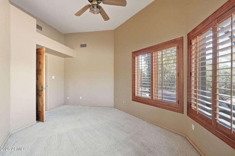 6601 E Willow Springs Ln N