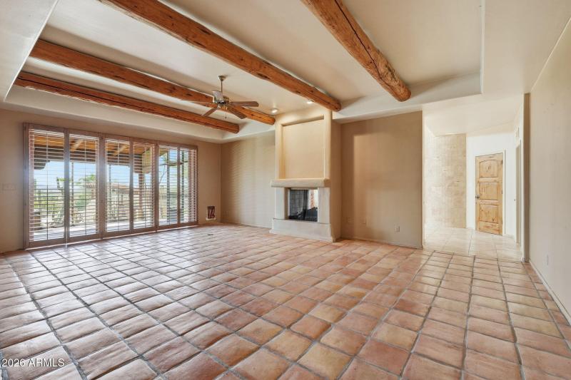 6601 E Willow Springs Ln N