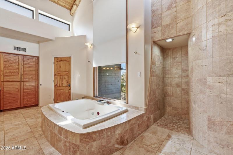 6601 E Willow Springs Ln N