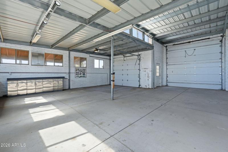 6601 E Willow Springs Ln N