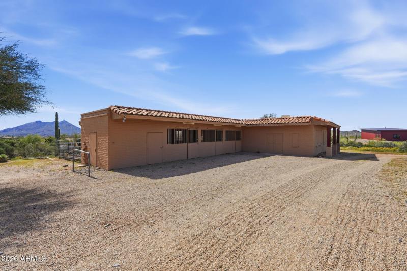 6601 E Willow Springs Ln N