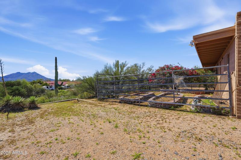 6601 E Willow Springs Ln N