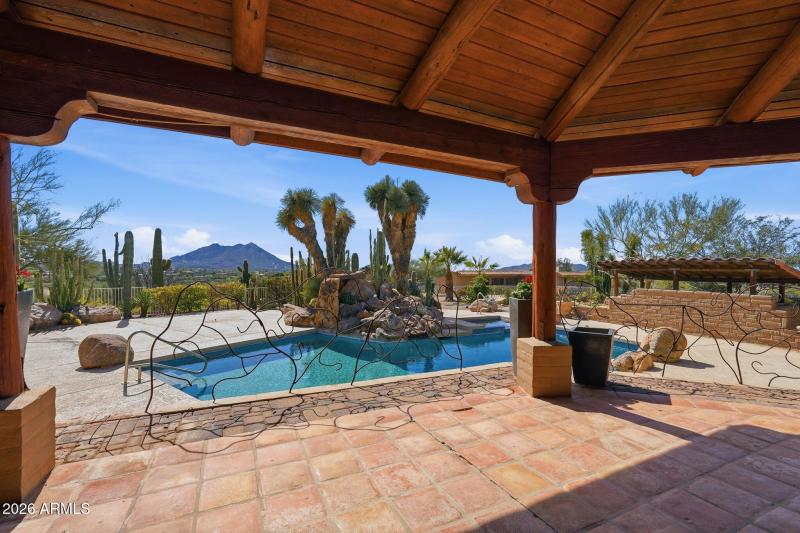 6601 E Willow Springs Ln N