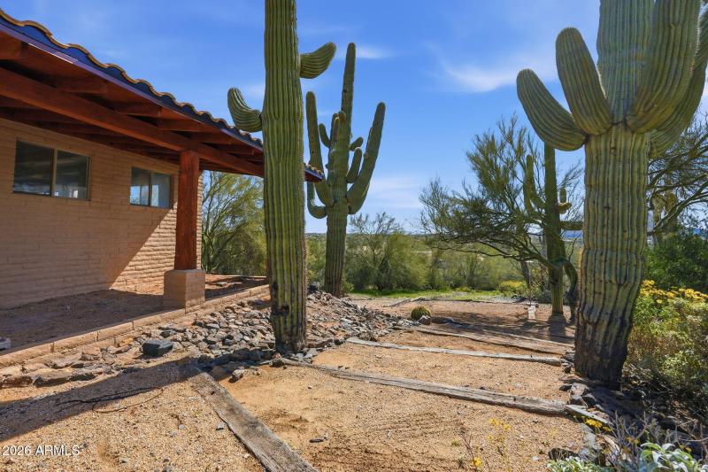 6601 E Willow Springs Ln N