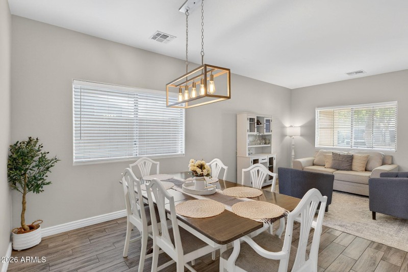 18-web-or-mls-06W Dragon Tree Ave