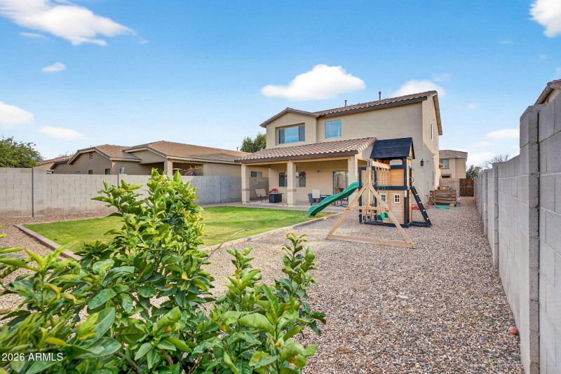 47-web-or-mls-50W Dragon Tree Ave