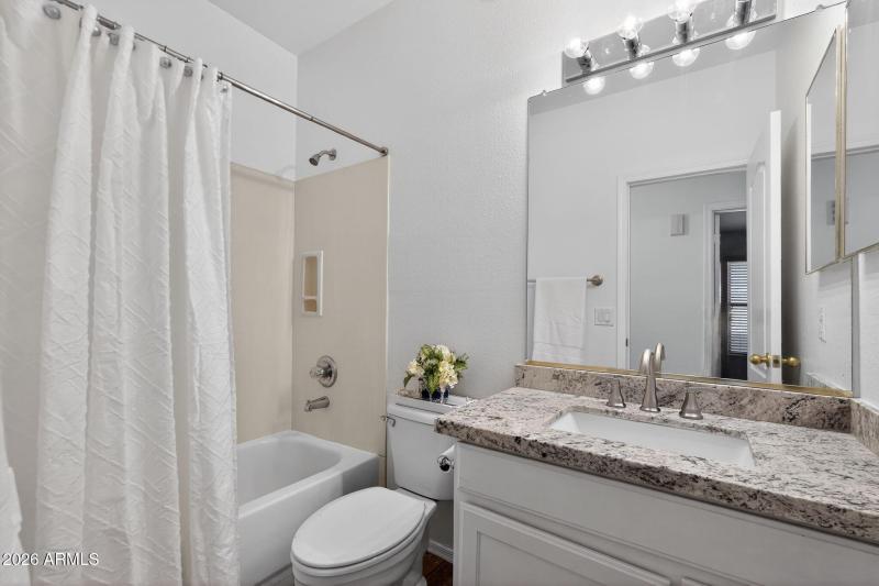 26_6370_W_Wahalla_Ln_Glendale_AZ_85308-B