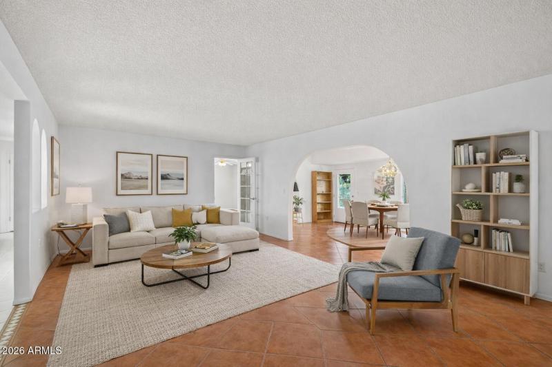 10850 W Deanne Virually Stage Living Roo