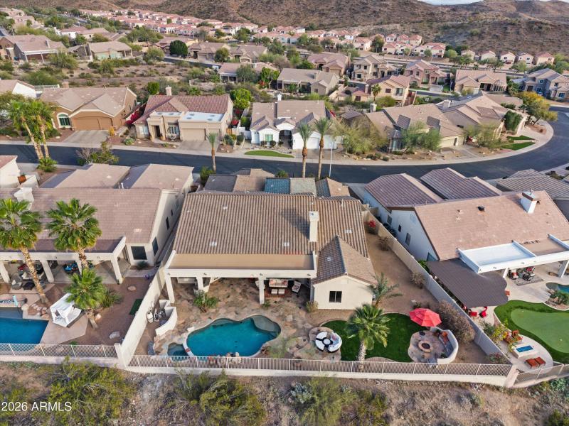 Large 10,000SF Lot, Extra wide SideYard