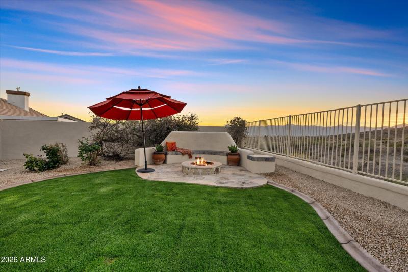 Views of Estrella Mountains to SW