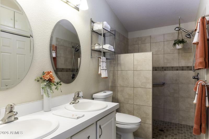 450 W Sunwest Dr Lot 190 - Primary Bathr