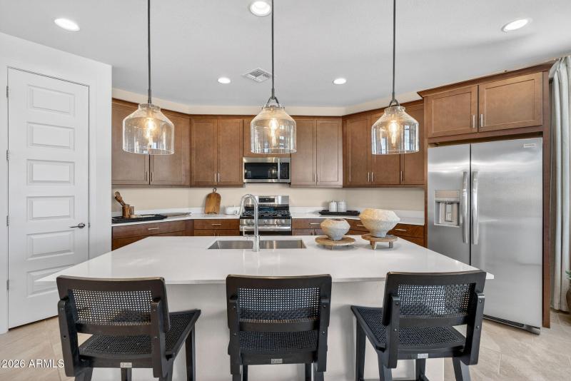 9-web-or-mls-40S 83rd Cir