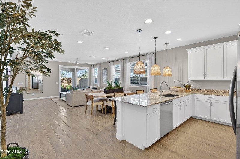 12-web-or-mls-12-web-or-mls-55S 83rd Cir