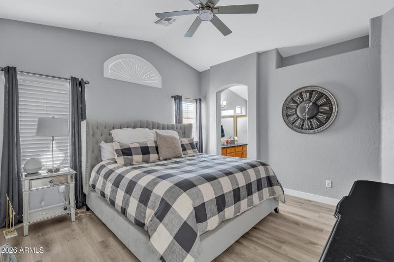 4402 E Glenhaven Dr-18