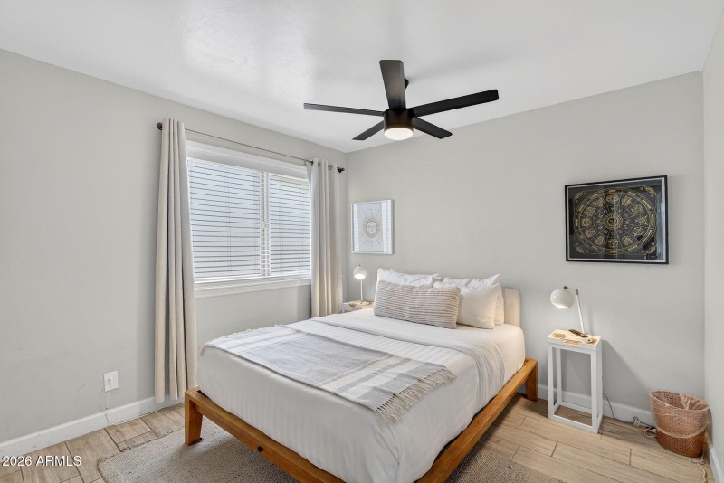 30-web-or-mls-25E Cactus Rd