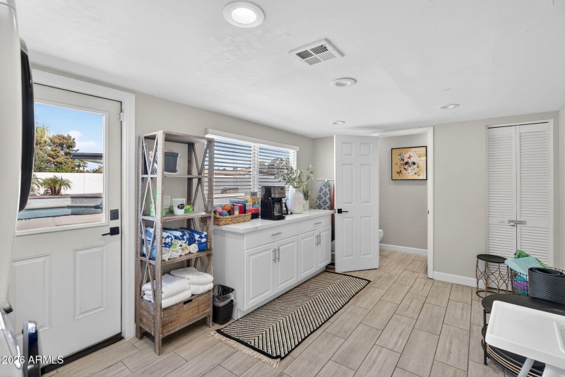 33-web-or-mls-18E Cactus Rd