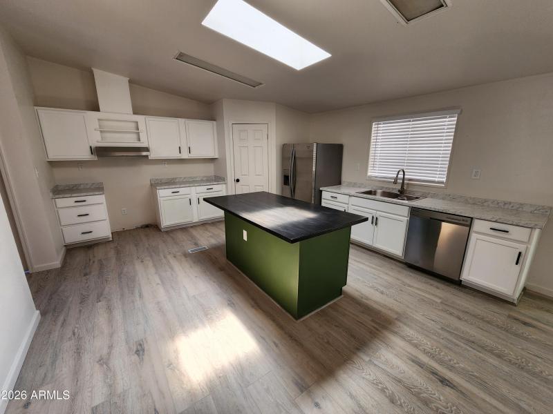 d33ad2bf-d6fc-4a5e-814b-f228de83d9e8-1_a