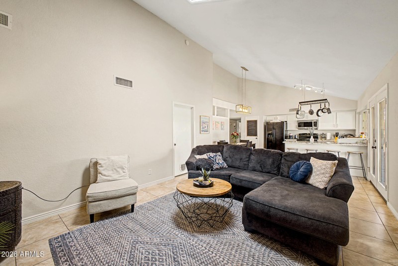 view from FR to Kitchen