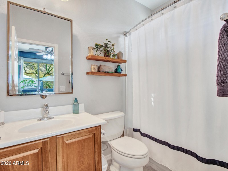 12-Guest-Bedroom-Suite(4)