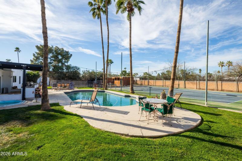 Pickleball/Tennis Court